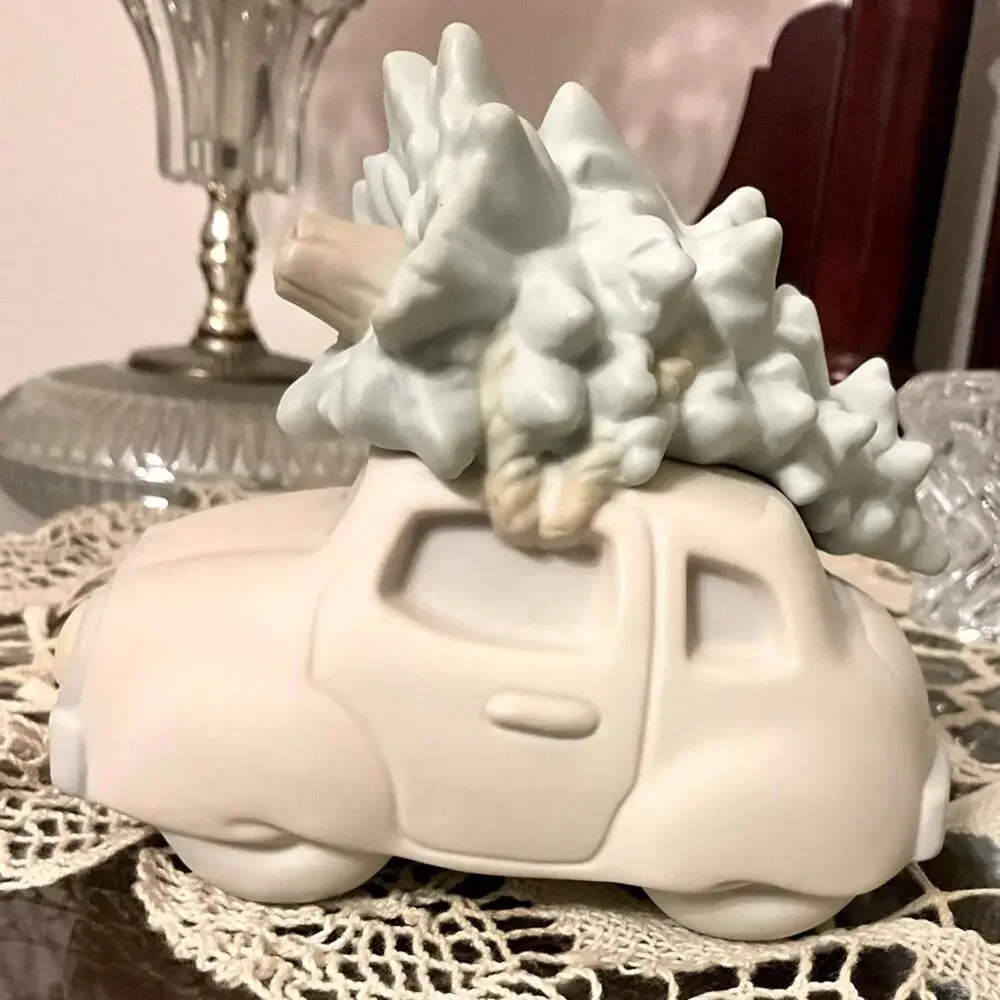 Precious Moments Sugar Town Car Holiday figurine